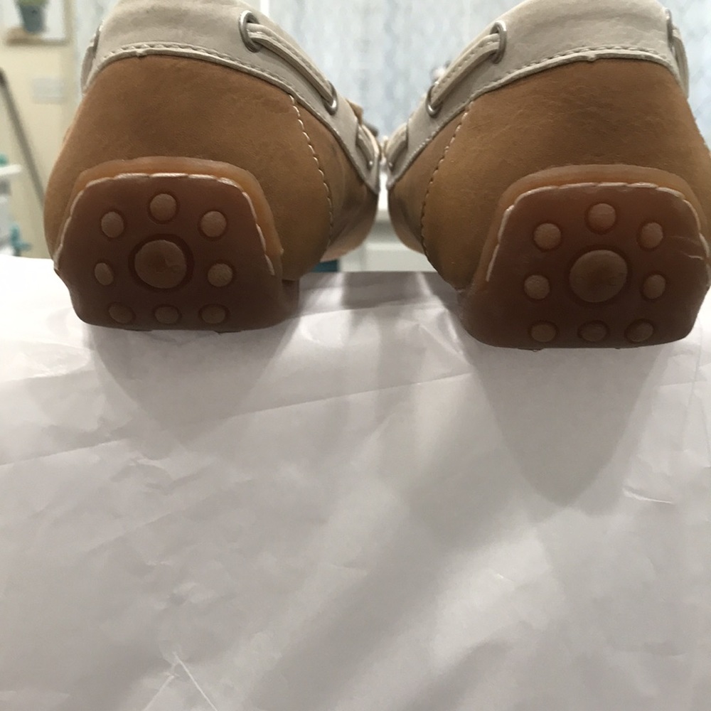 SZ 8 B O C. LADY MOCCASIN tan w white tiesRUBBER SOLES comfort inside❤️ - Picture 4 of 8